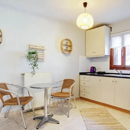 Milu 1-bdrm 300m From Beach, Διαμέρισμα *