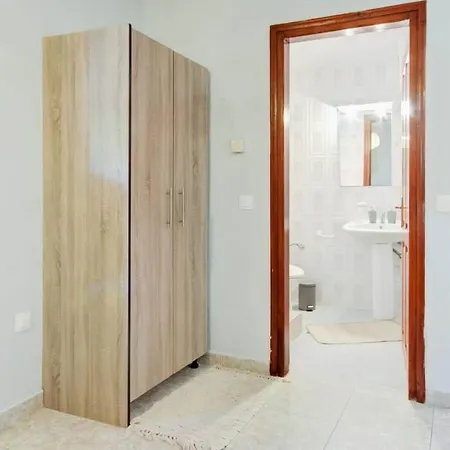 Διαμέρισμα Milu 1-bdrm 300m From Beach, *