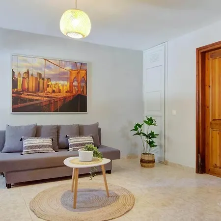 Milu 1-bdrm 300m From Beach, Διαμέρισμα *