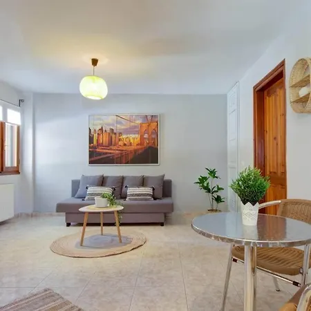 Milu 1-bdrm 300m From Beach, * Πευκοχώρι